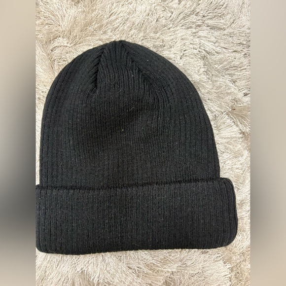 Selling Tim Biebs toque and tote(NWT) - Picture 3 of 3